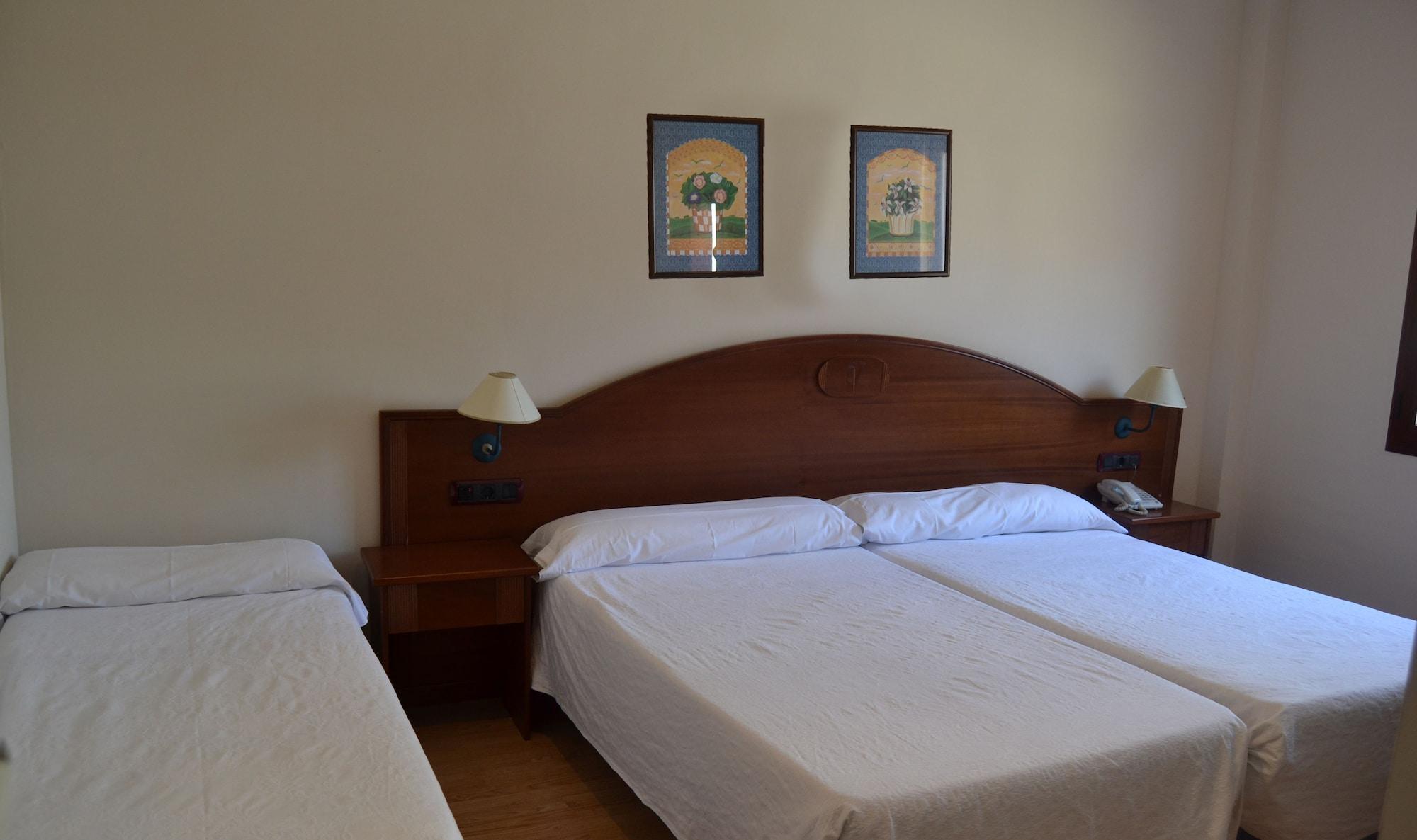Hotel Reyes Ziries Albolote Bagian luar foto