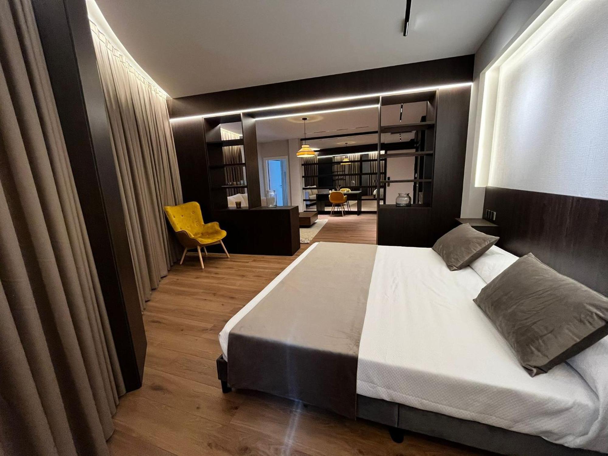 Hotel Reyes Ziries Albolote Bagian luar foto