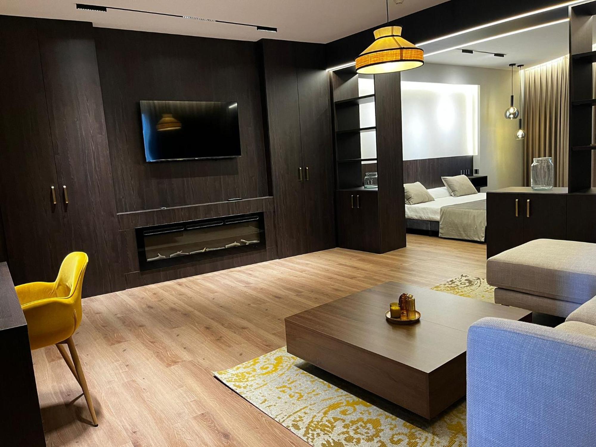 Hotel Reyes Ziries Albolote Bagian luar foto