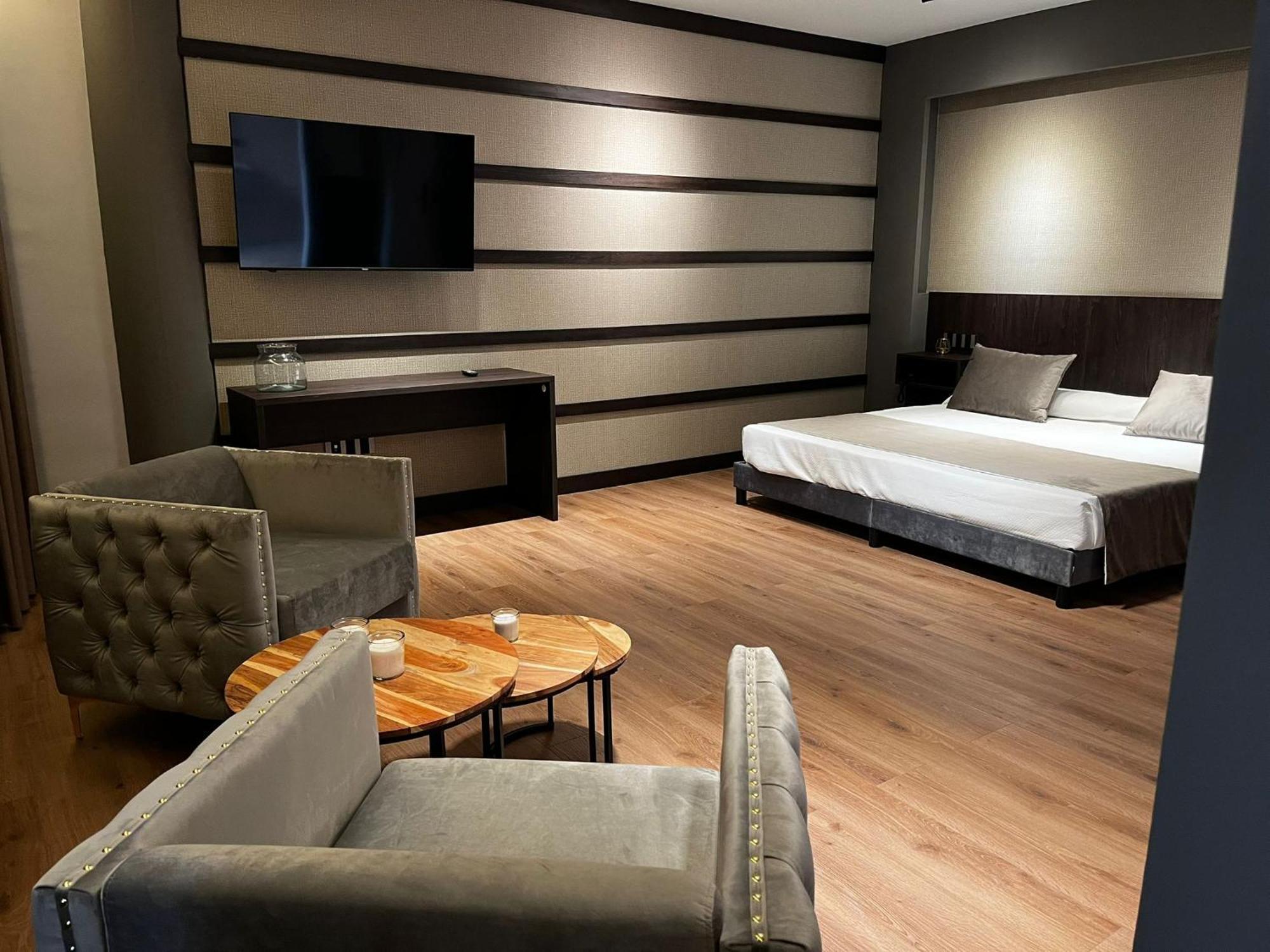 Hotel Reyes Ziries Albolote Bagian luar foto