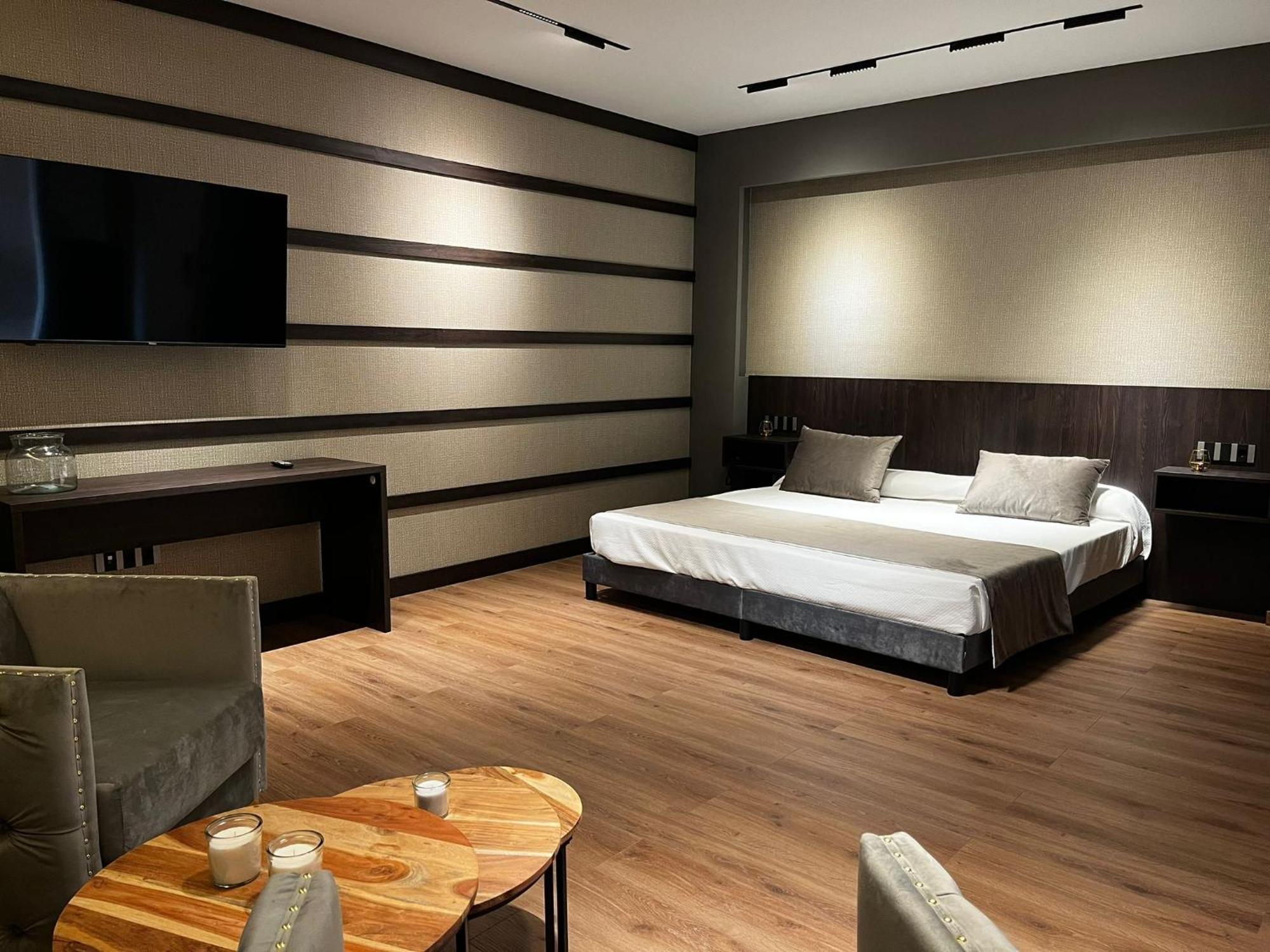 Hotel Reyes Ziries Albolote Bagian luar foto