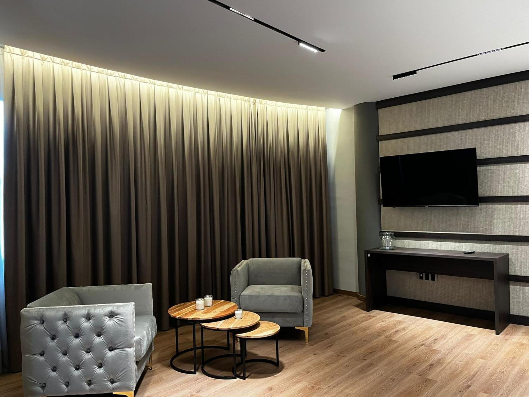 Hotel Reyes Ziries Albolote Bagian luar foto