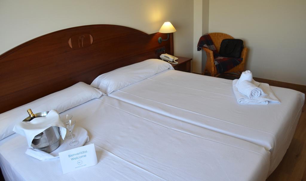 Hotel Reyes Ziries Albolote Bagian luar foto
