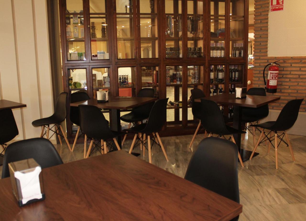 Hotel Reyes Ziries Albolote Bagian luar foto
