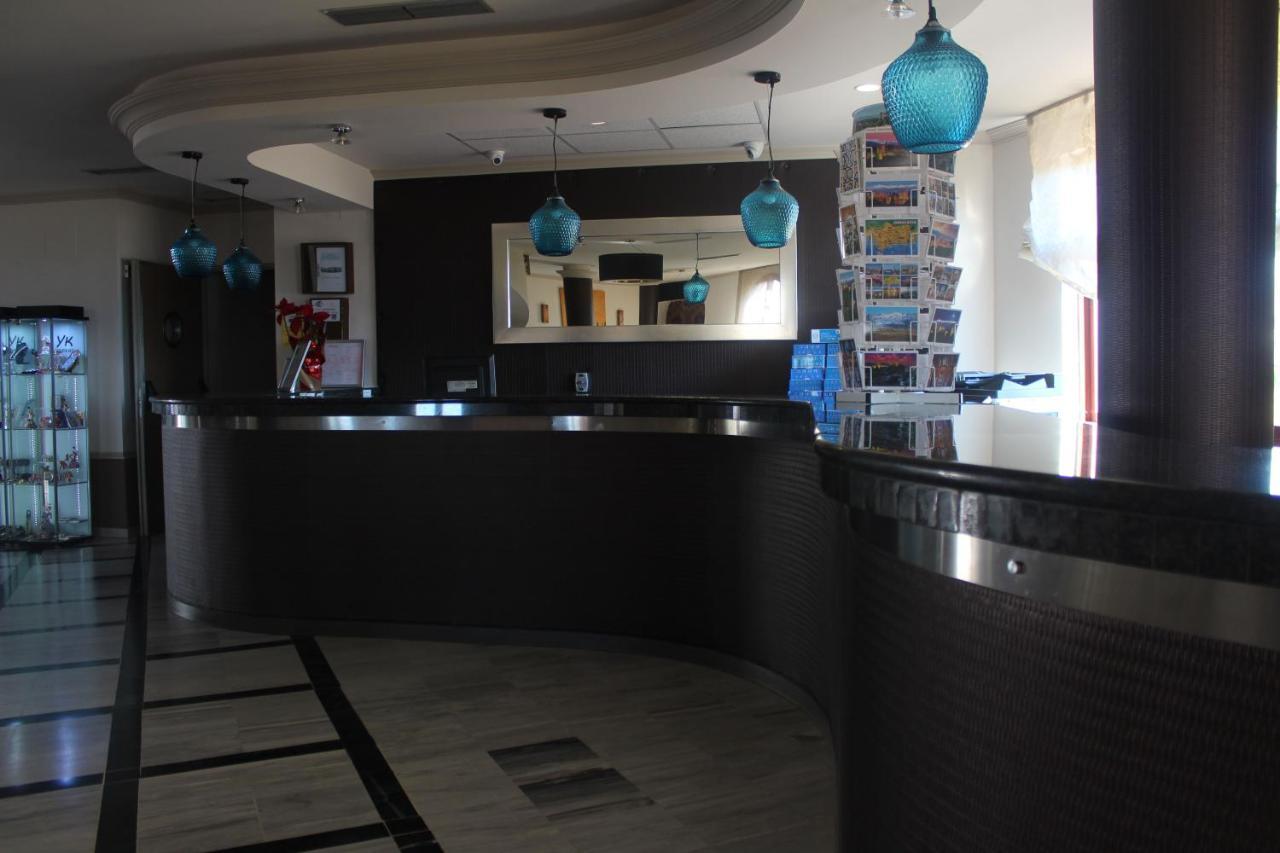 Hotel Reyes Ziries Albolote Bagian luar foto