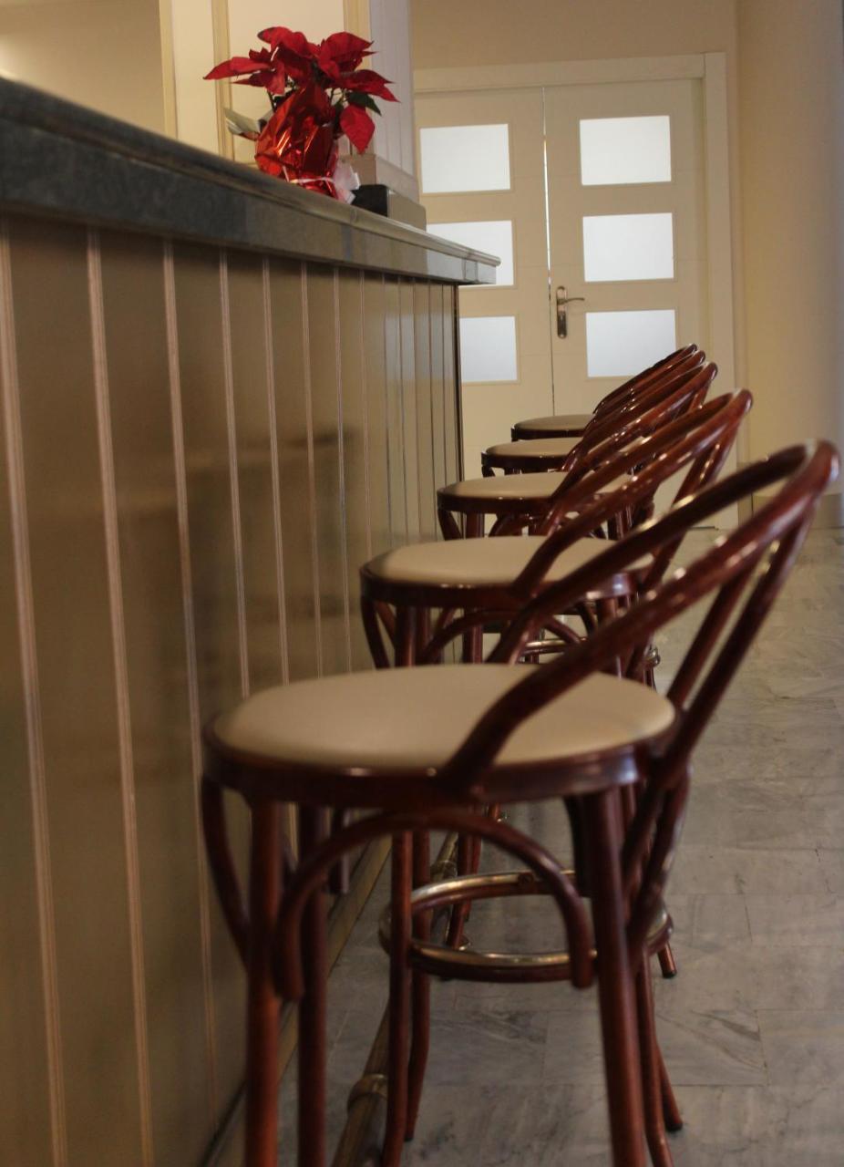 Hotel Reyes Ziries Albolote Bagian luar foto