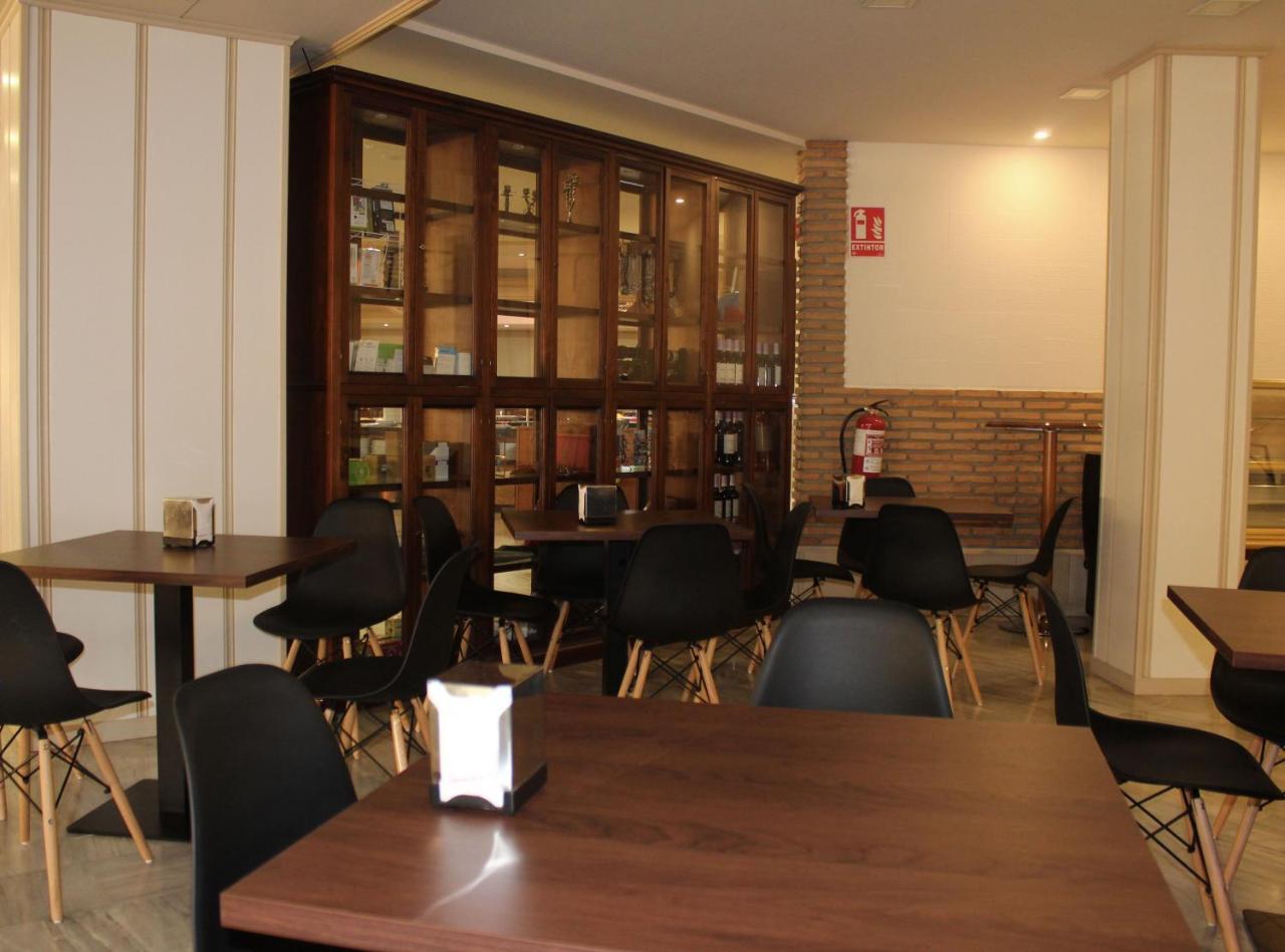 Hotel Reyes Ziries Albolote Bagian luar foto